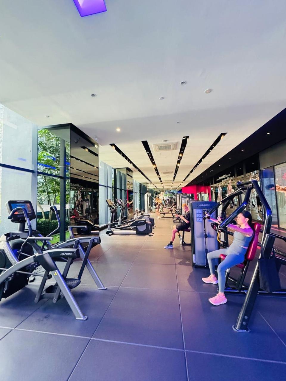 Star Residences Klcc By Collective Haus Pangsapuri